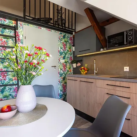 Διαμέρισμα Sunny Aparment