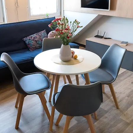 Sunny Aparment Apartman *